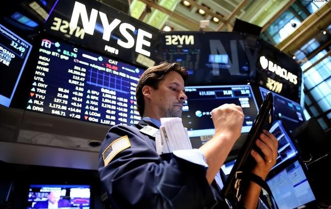 36万亿美债填不上,特朗普决定“弄死”债主 债务危机逼近崩溃边缘