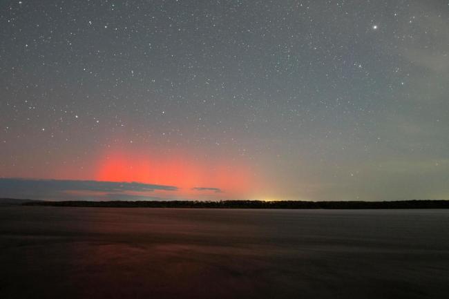 绚丽极光继续绽放中国最北天空 多地摄影师捕捉奇景