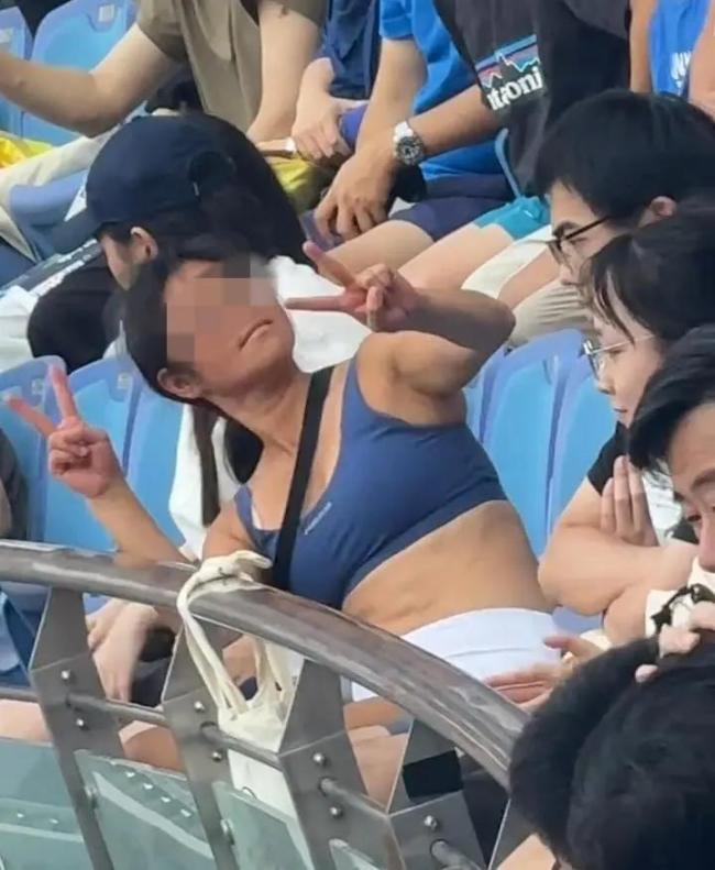 女子酒后观赛严重扰乱秩序被处罚 尖叫挑衅致比赛中断