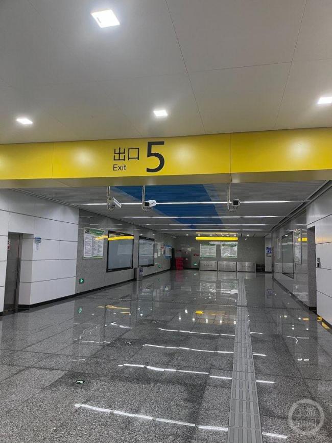 重庆红岩村大桥吸引外地游客 国庆热门打卡地