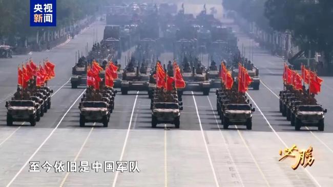 空中梯隊如何做到米秒不差 閱兵訓練畫麵首次公開