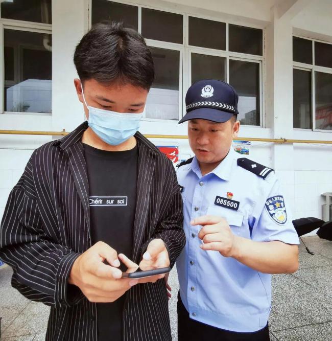 四川一公安局副局长因公殉职 英勇事迹感动人心