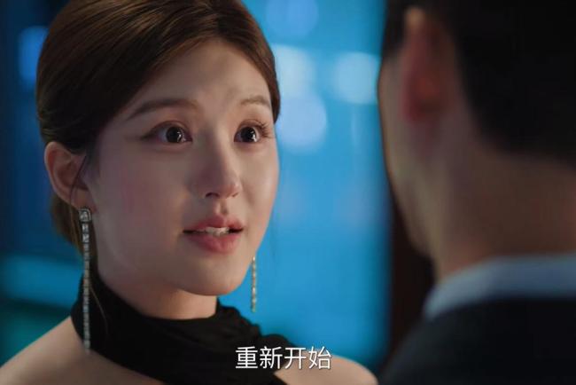 《许我耀眼》女主许妍人设饱受争议 大女主与小娇妻的矛盾共存