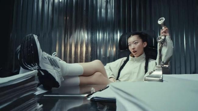 陈奕迅女儿与男友秀恩爱 生日高调放闪引发热议