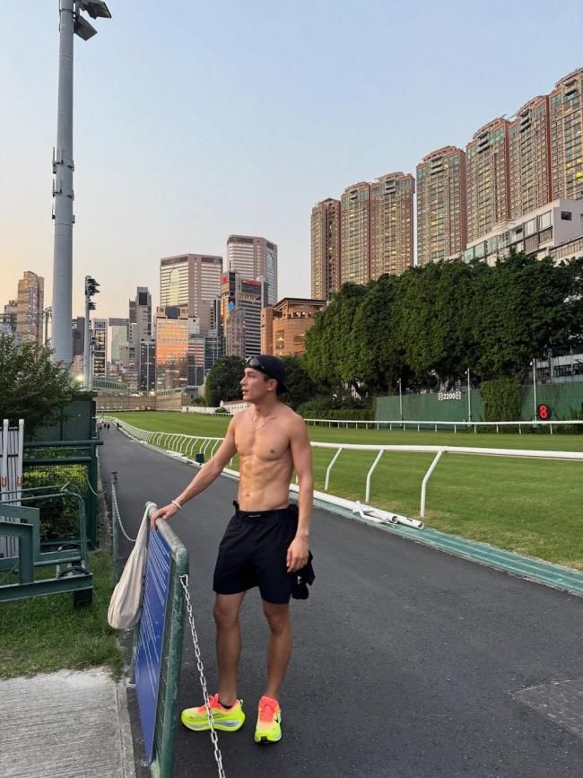陈奕迅女儿与男友秀恩爱 生日高调放闪引发热议