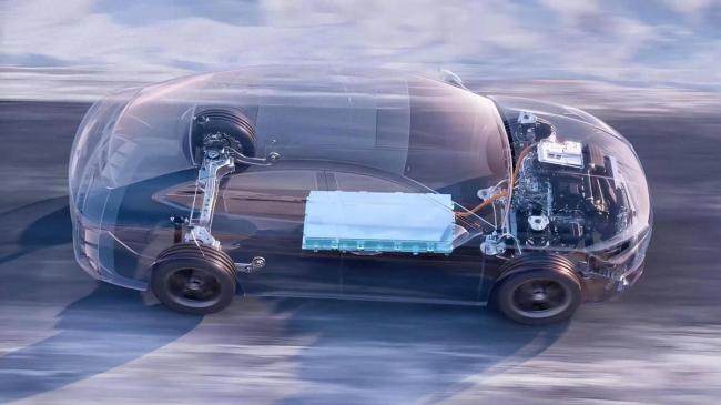 延长的汽车范围被困在电池容量竞争中。大电池