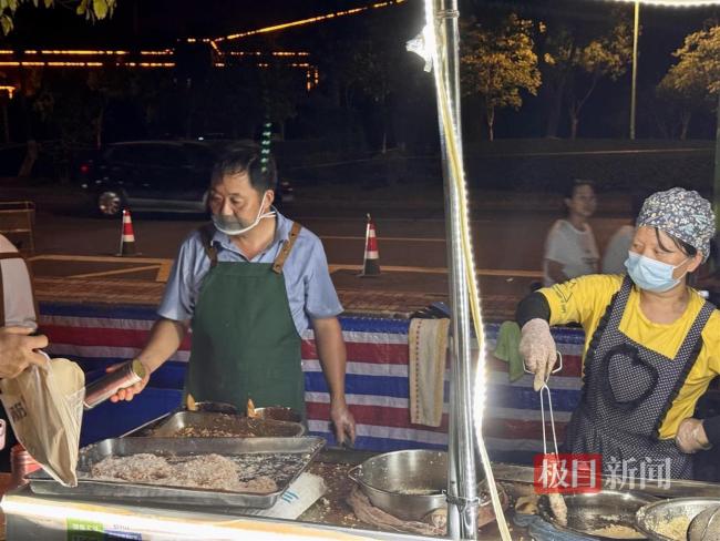 鸡排挑战者称情商比不过口味要超过 口味对决引关注