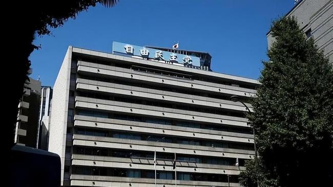 国防遏华经济厌美，日本首位女首相个性激烈 右翼政客上位