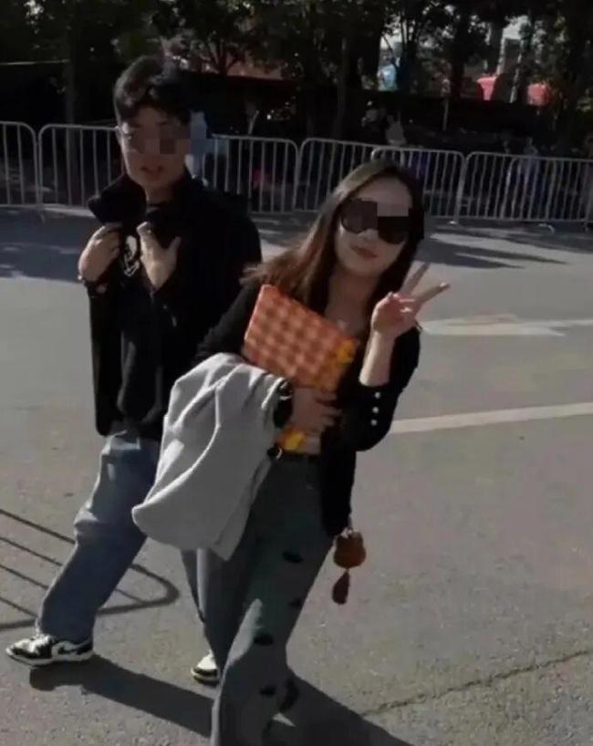 两中国游客在马来西亚一岛上失联