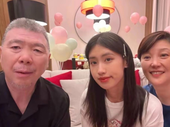 徐帆陪女儿美国过中秋 跨越太平洋的温情团聚