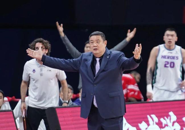 山东男篮名宿徐长锁因病去世 恩师离世杨瀚森缅怀