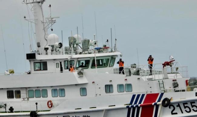 菲律宾船只偷摸闯黄岩岛意欲何为 试探边界未果