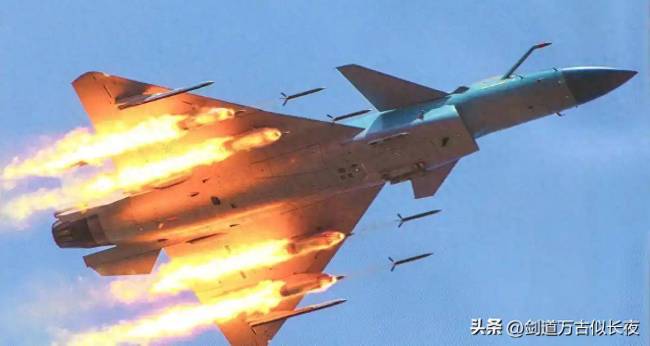 中国战机模拟打击英国军舰有何意味 实战警告显现