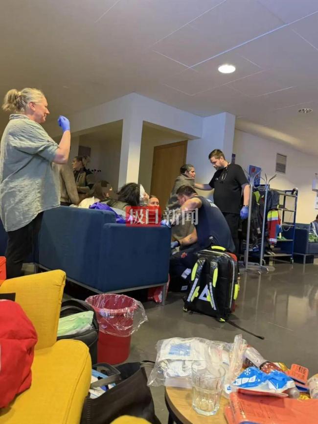 駐冰島大使館稱正緊急處理側(cè)翻大巴 多方救援力量已介入