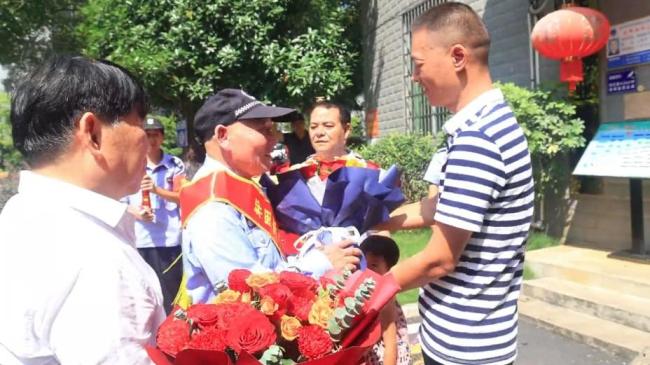 获评见义勇为勇士！永州保安大叔冲进火场救下3幼童，全身被严重烧伤，已出院恢复工作