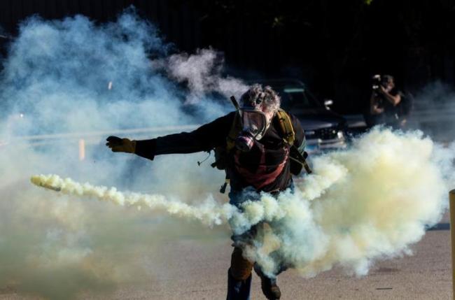 美民众集结抗议特朗普强行派兵 联邦执法引争议