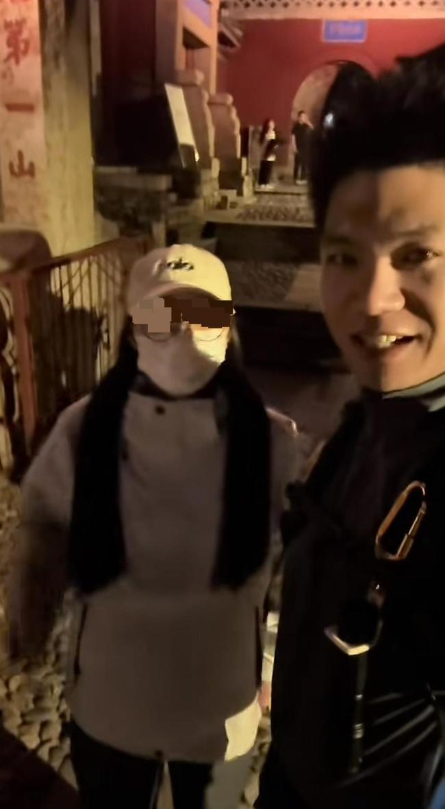 泰山陪爬者长假业绩:80人接200单 雨天影响显著