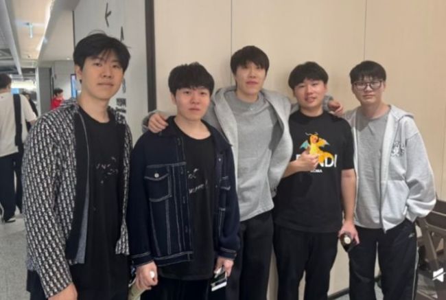 T1全员已抵京，Faker：以挑战者的心态出发，需警惕IG的“气势” 备战关键战役