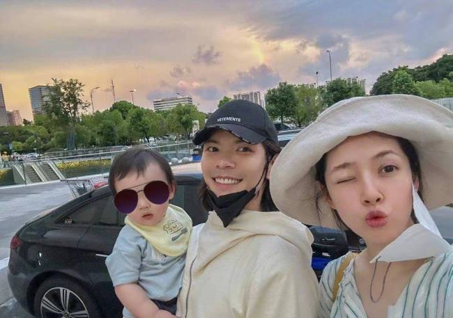 向华强夫妇否认破产传闻 联合声明辟谣