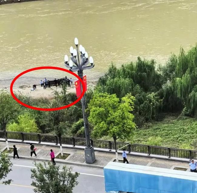 跳河新郎遗体被找到，家属发声
