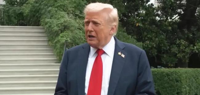 美国军人家庭排队领取免费救济食品 帝国的拧巴