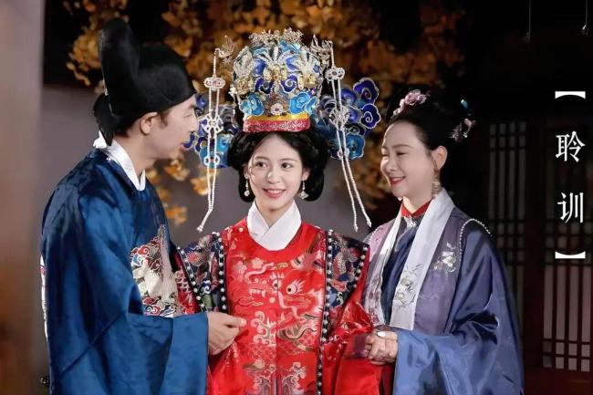 翁虹母女哭成泪东谈主 传统成东谈主礼感动世东谈主