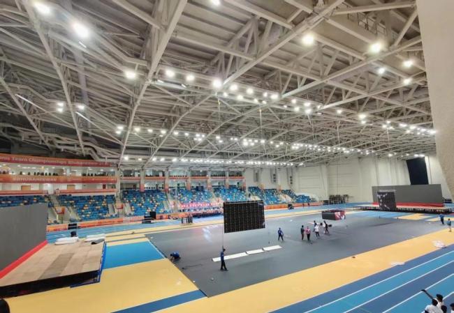 王曼昱差点被鸟屎砸中 赛场生物防控引关注