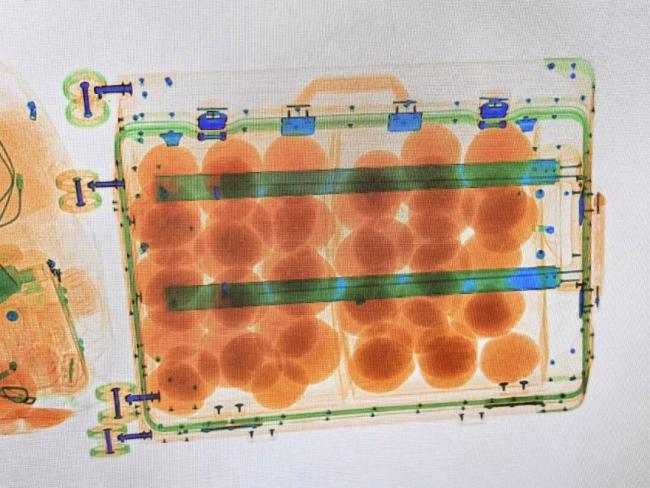 高铁站安检仪扫出好多"小红球" 蒙自甜石榴成旅客最爱伴手礼