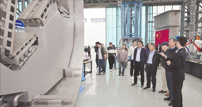 中国成功打造聚变堆“盾牌” 偏滤器研制突破