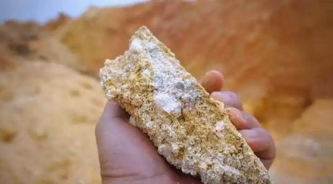 特朗普100%关税威胁是虚晃一枪吗 稀土管制成关键筹码