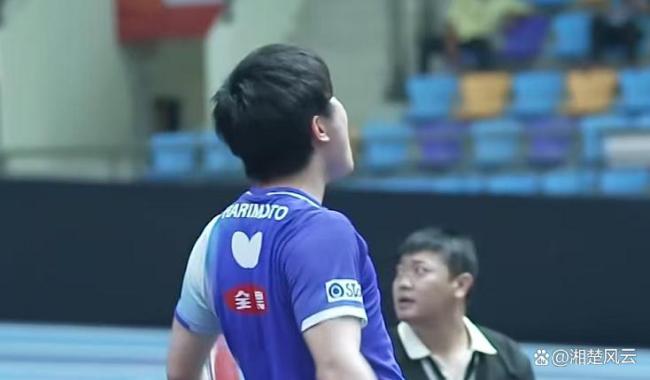 张本智和淘汰梁靖崑后疯狂吼叫 动作嚣张 胶着五局险胜