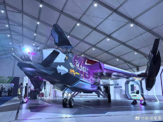 “南天门计划”新机型紫火首次亮相 展现多任务适应性