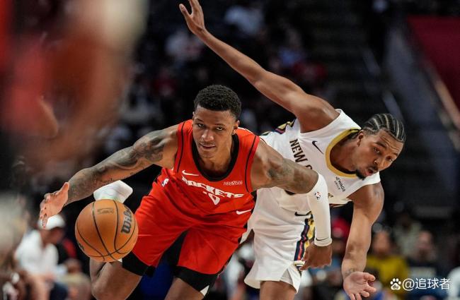 火箭新星高中球衣退役!全队到场合影祝贺 杜兰特暖心记录荣耀时刻