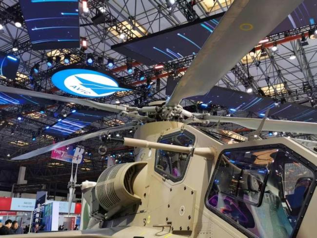 “低空杀手”直-10亮相直博会 全新武装直升机引关注