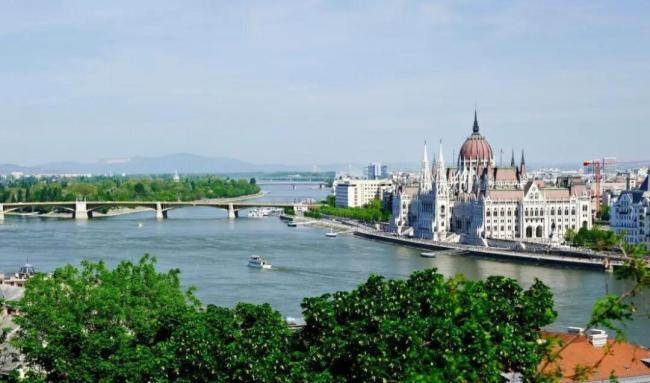 泽连斯基访美前普京给特朗普打了电话 俄美总统通话富有成效