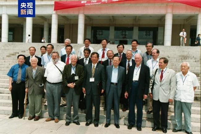 杨振宁生平回顾 物理学巨擘的一生