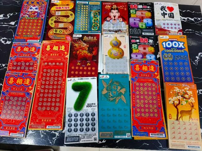 男子偷300张“刮刮乐”后连夜出逃 警方极限抓捕
