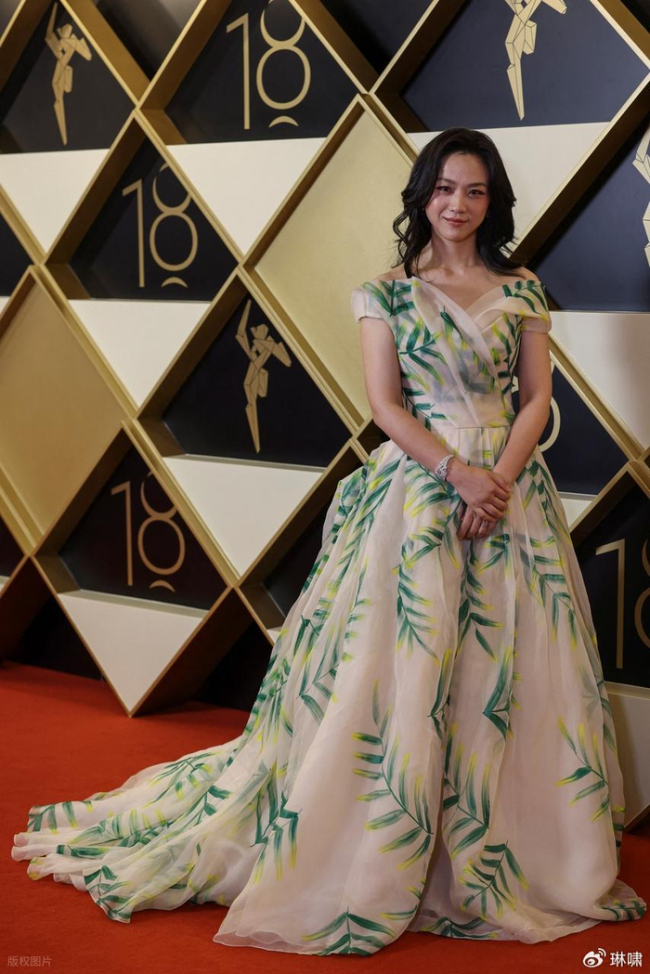 曾舜晞活动中送走汤唯牵走白鹿 新旧绅士风度的完美碰撞