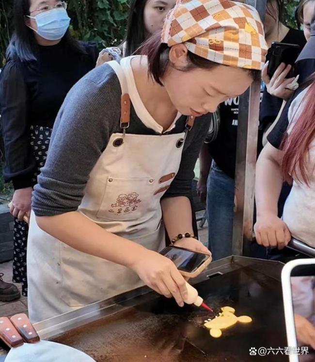 95后美术生成煎饼主理人 煎饼上的艺术创作