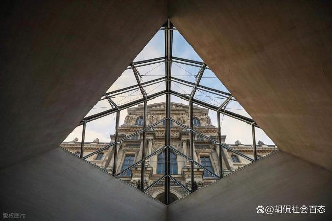 卢浮宫被盗窃监控曝光 伪装者心理崩溃