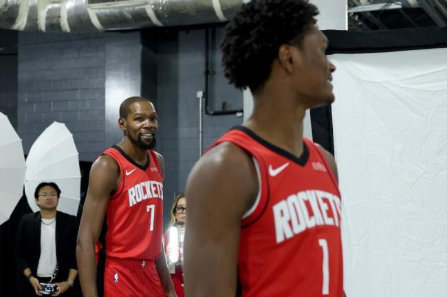 杜兰特降薪3000万引热议！火箭球迷称赞好样的：詹姆斯从未这样做 团队精神获赞