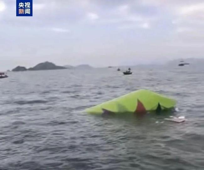 香港机场一货机冲出跑道坠海 地勤两人员不幸遇难