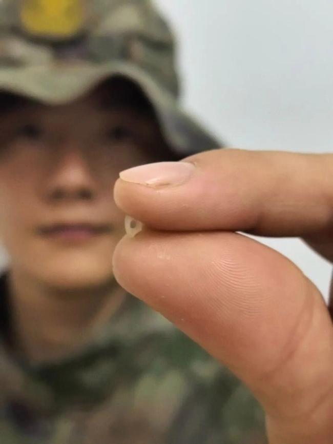 狙击手有多稳？一粒大米告诉你答案 米上绣花见真功