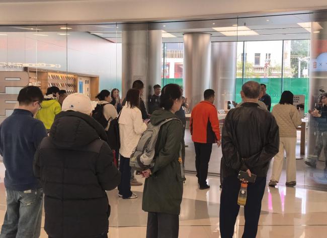 iPhone Air开售即破发 市场反响平平