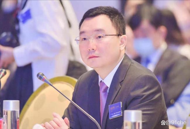 79岁的曹德旺退休，交班凭什么从从容容？ 平稳交接获市场认可