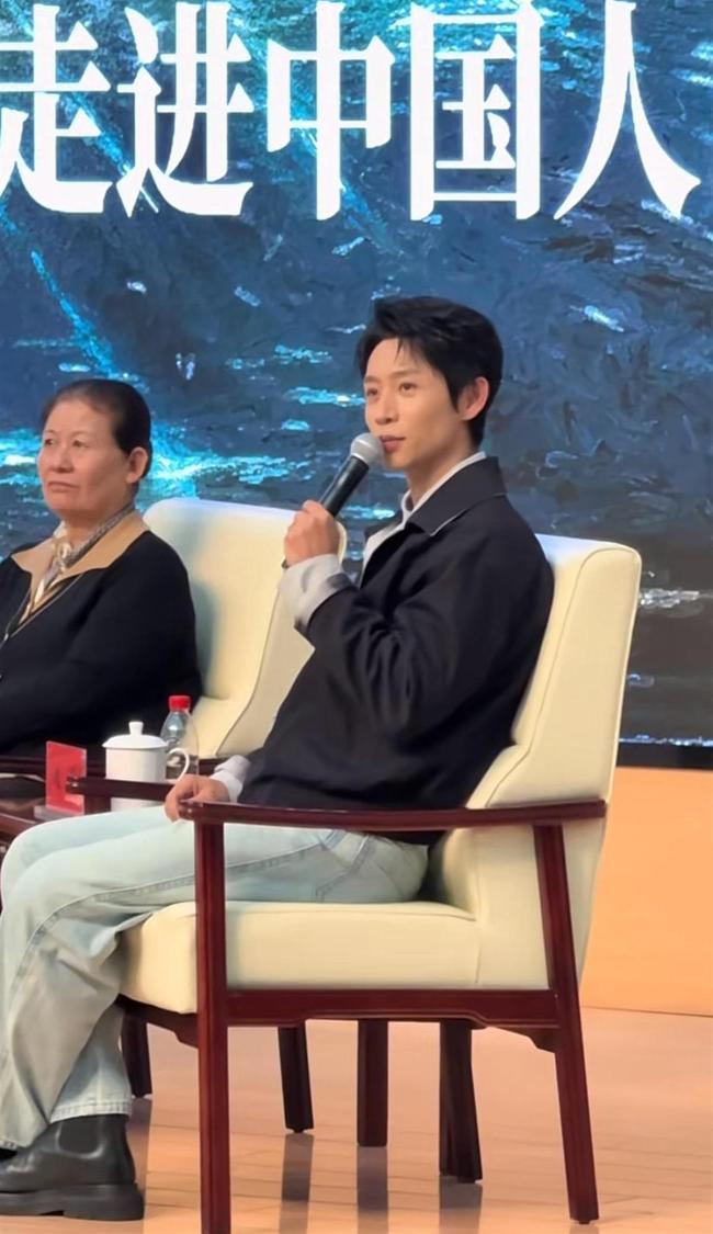 《<strong>沉默的荣耀</strong>》剧组走进中国人民大学