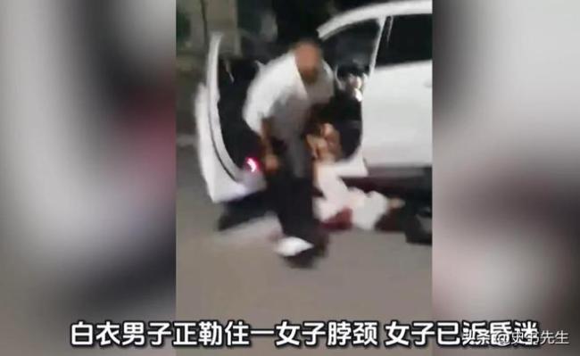 女子好心借钱却被对方勒晕欲强奸 热心人及时相救