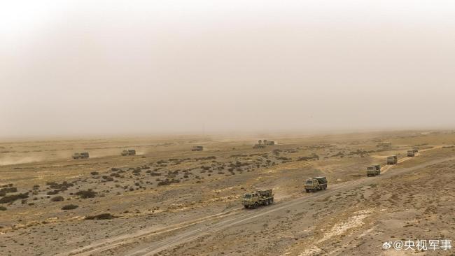 火力全開(kāi)！來(lái)看這場(chǎng)多火器實(shí)彈射擊考核