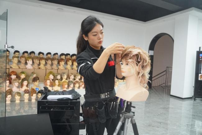 20岁技校女生靠剪发闯进国家队 千锤百炼铸就匠心