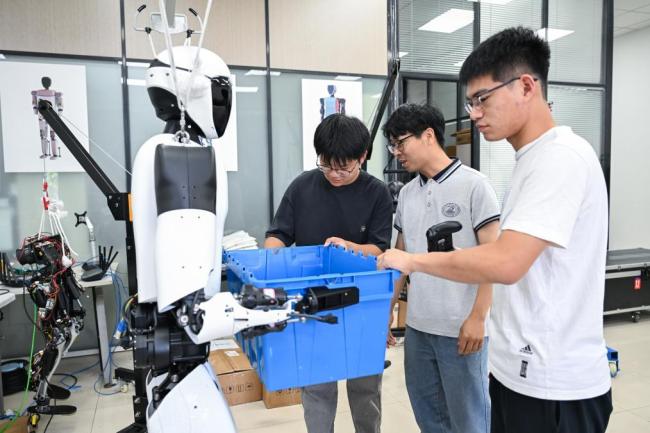 中国建成规模最大且高质量教育体系 人才“蓄水池”扩容